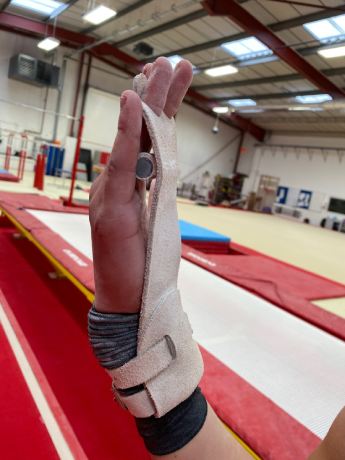 GYMNASTICS  How to choose your size for handguard gymnastics ? 